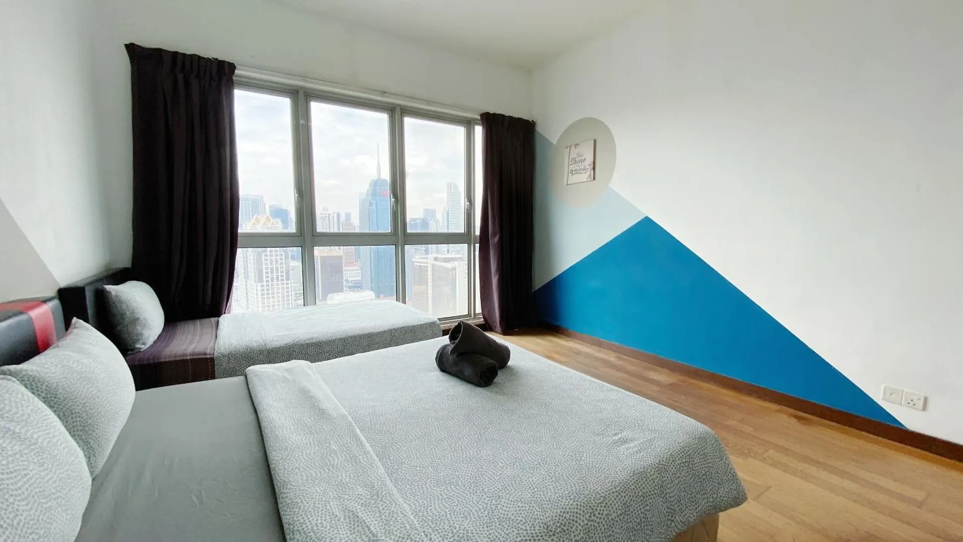 Regalia Residences And Suites By The Relaxstay Appartamento