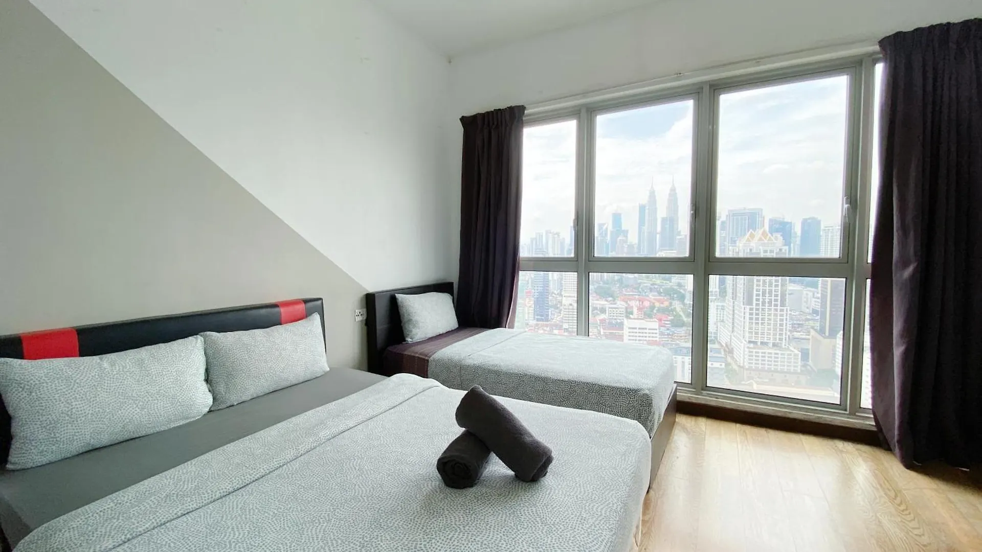 Appartamento Regalia Residences And Suites By The Relaxstay Malesia